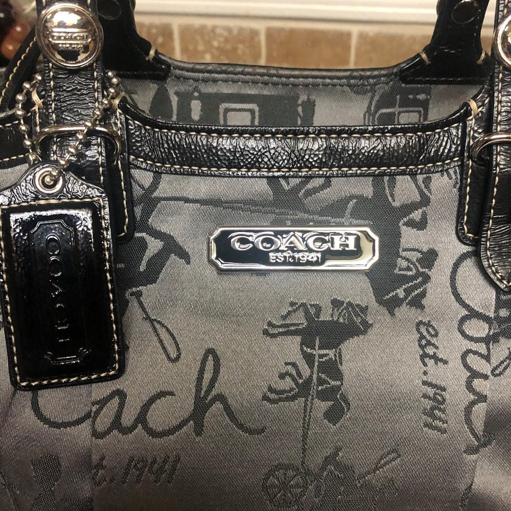 Coach Horse &Carriage East West Tote F16563* RARE - Picture 3 of 12